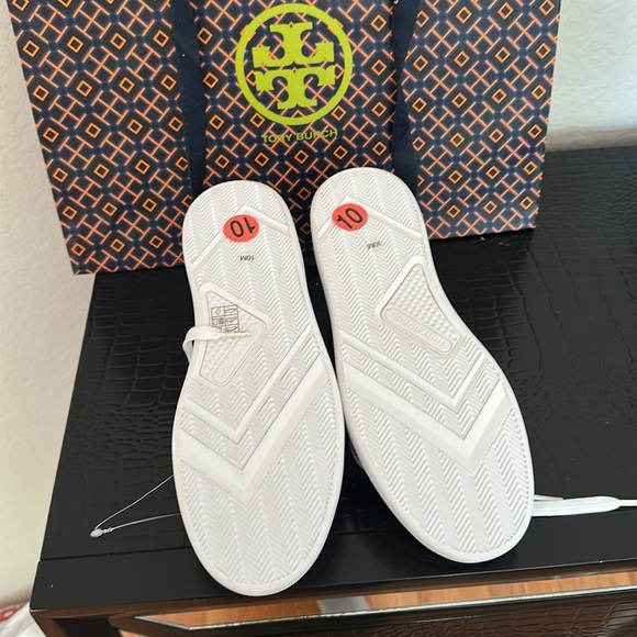 Tory Burch White Minimalist Sneakers - Picture 7 of 7